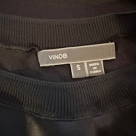 Vince long sleeve. Silk front, modal/cashmere back and sleeves. Navy size small - Picture 7 of 10